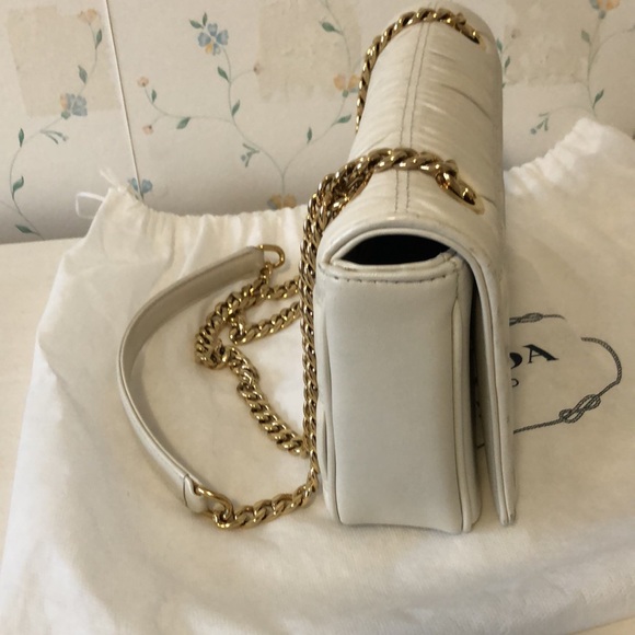 Prada Pattina crossbody bag - Picture 5 of 16